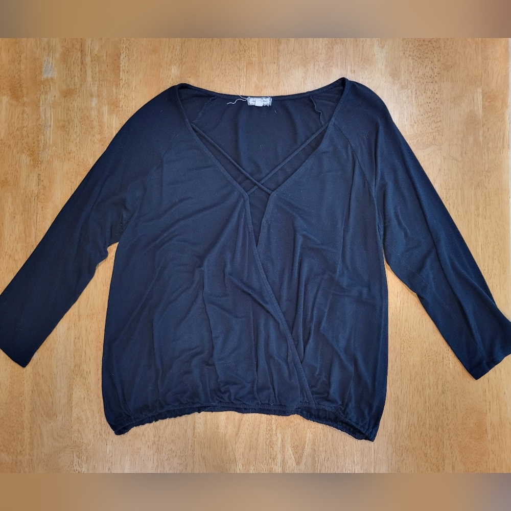 EUC Eyeshadow long sleeve draped long sleeve blouse